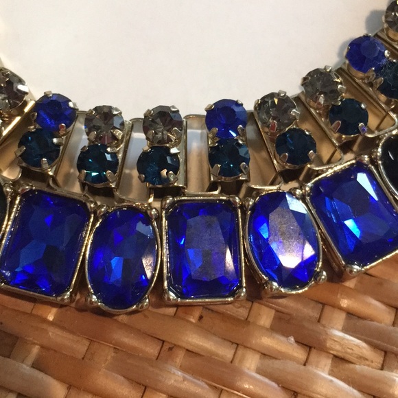 CWonder vintage bejweled necklace. Never worn - Picture 2 of 4